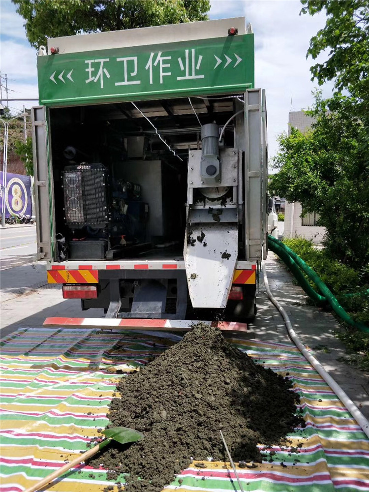 白茅湖农场淤泥干湿分离