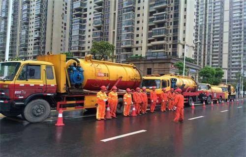 白茅湖农场市政管道清淤
