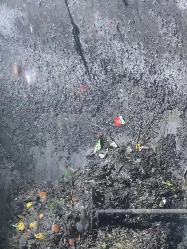 白茅湖农场污水池清理
